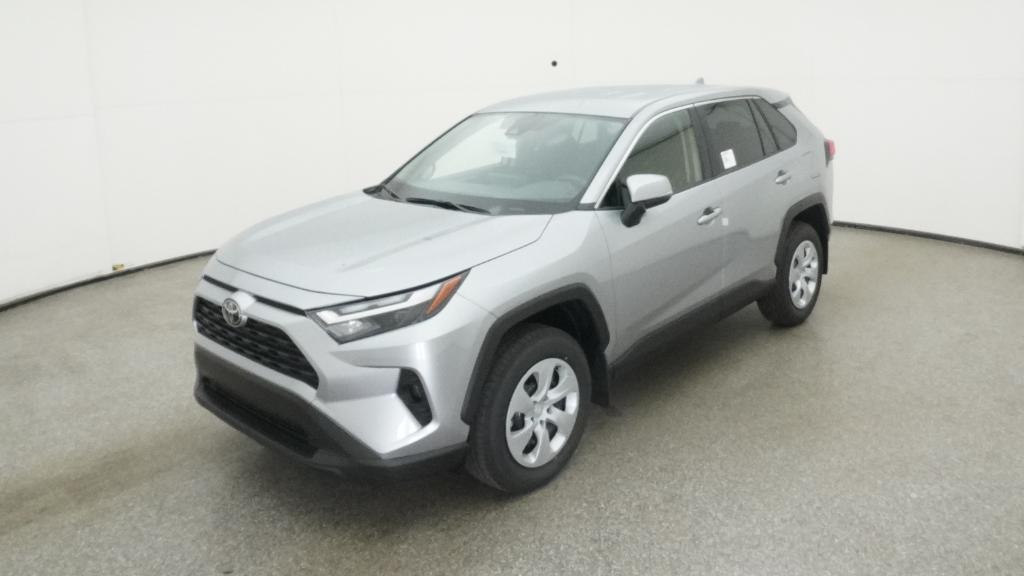 2025 Toyota RAV4 LE's photo