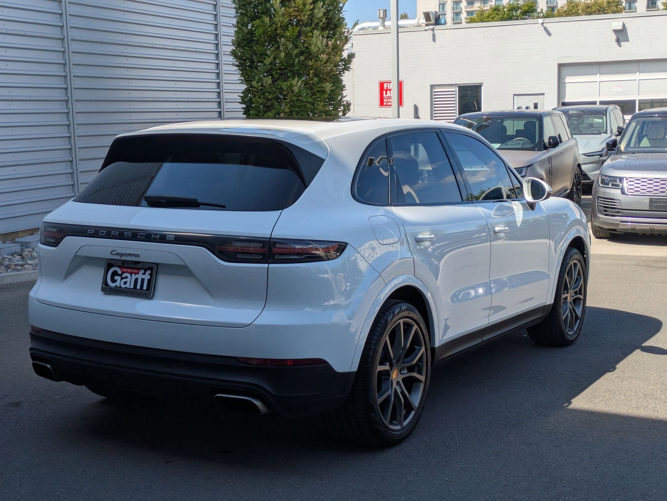 2020 Porsche Cayenne photo 3