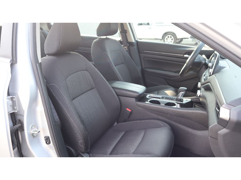 2024 Nissan Altima 2.5 SV photo 19