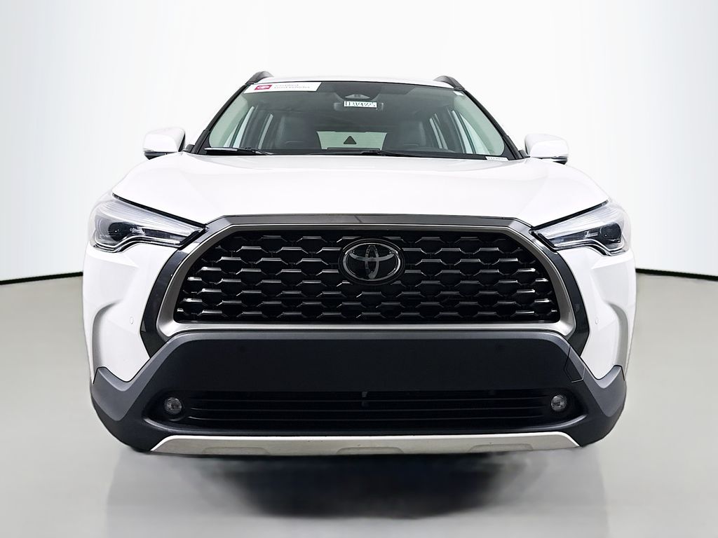 2023 Toyota Corolla Cross XLE photo 2