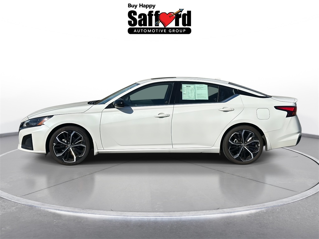 2023 Nissan Altima 2.5 SR photo 4