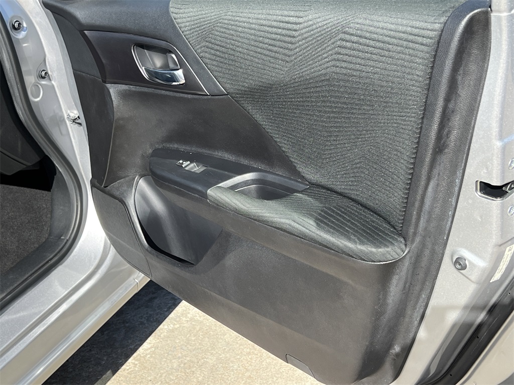 2014 Honda Accord LX photo 11