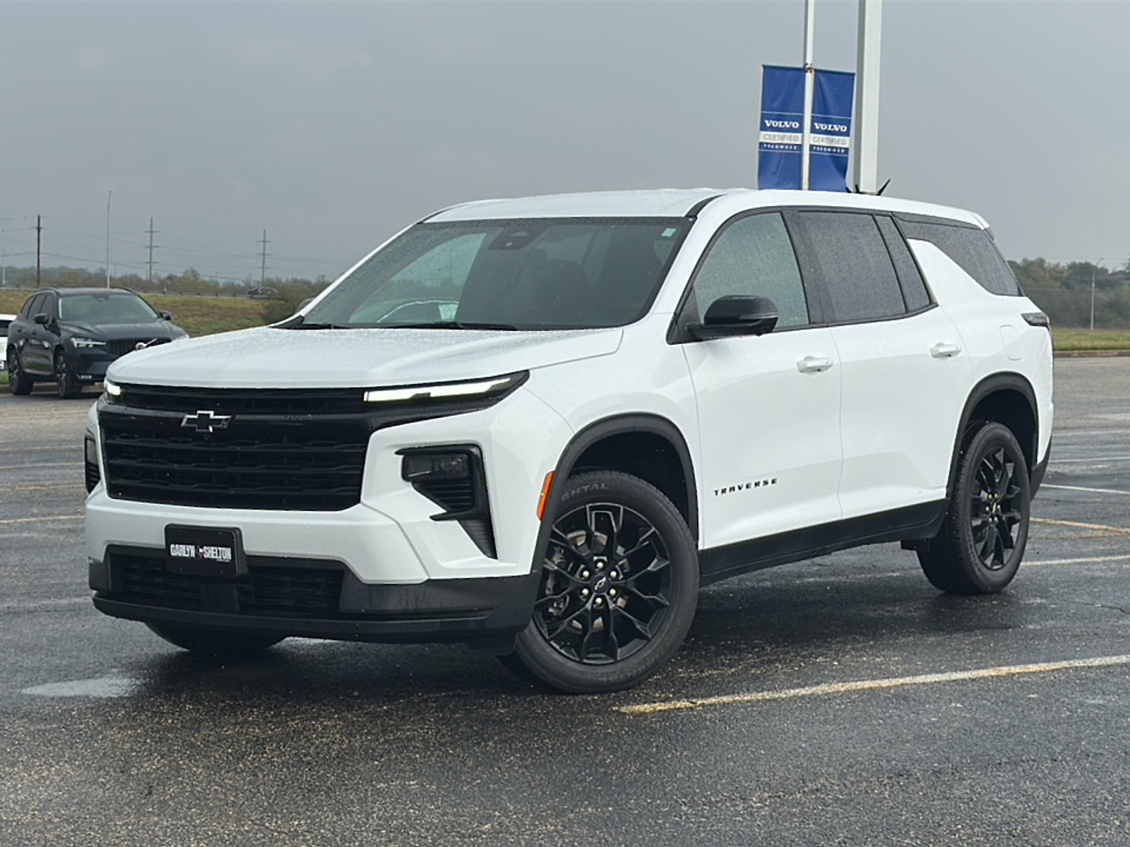 2024 Chevrolet Traverse LS photo 2