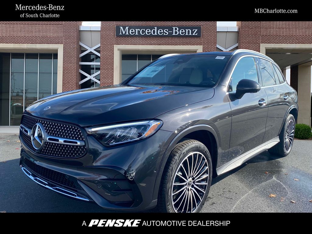2025 Mercedes-Benz GLC Base's photo