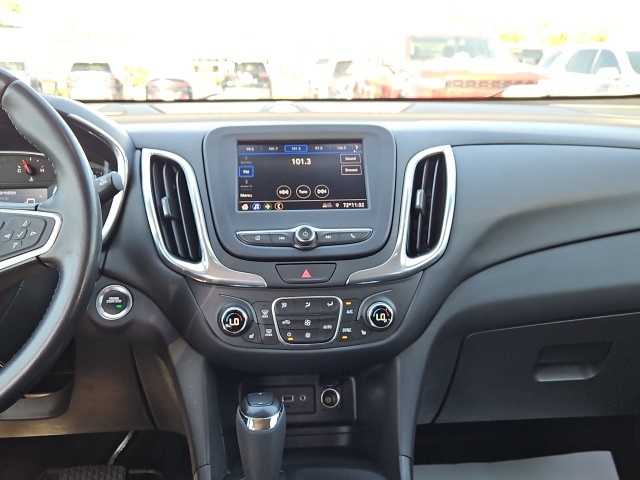 2020 Chevrolet Equinox LT photo 18