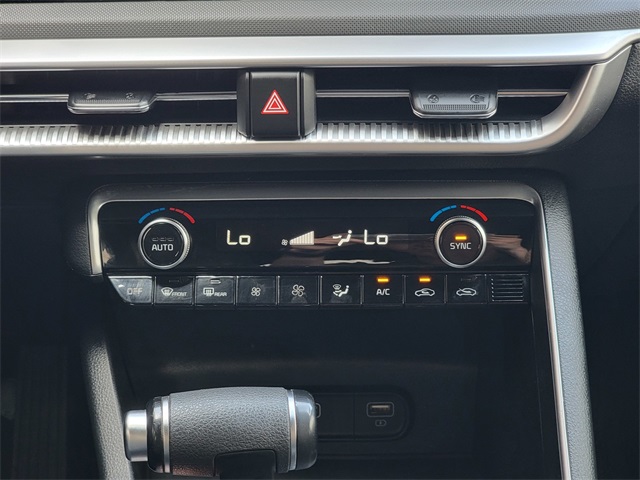 2022 Kia K5 GT-Line photo 21