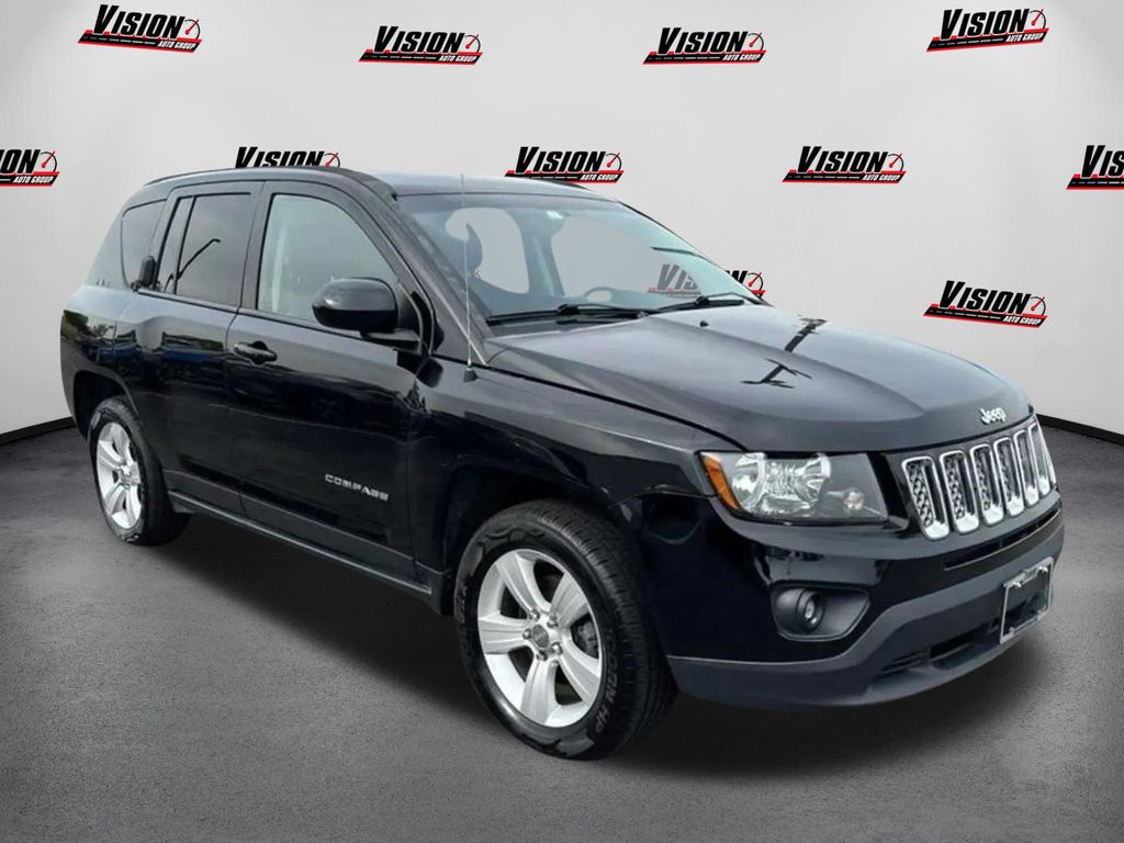 2017 Jeep Compass Latitude photo 3