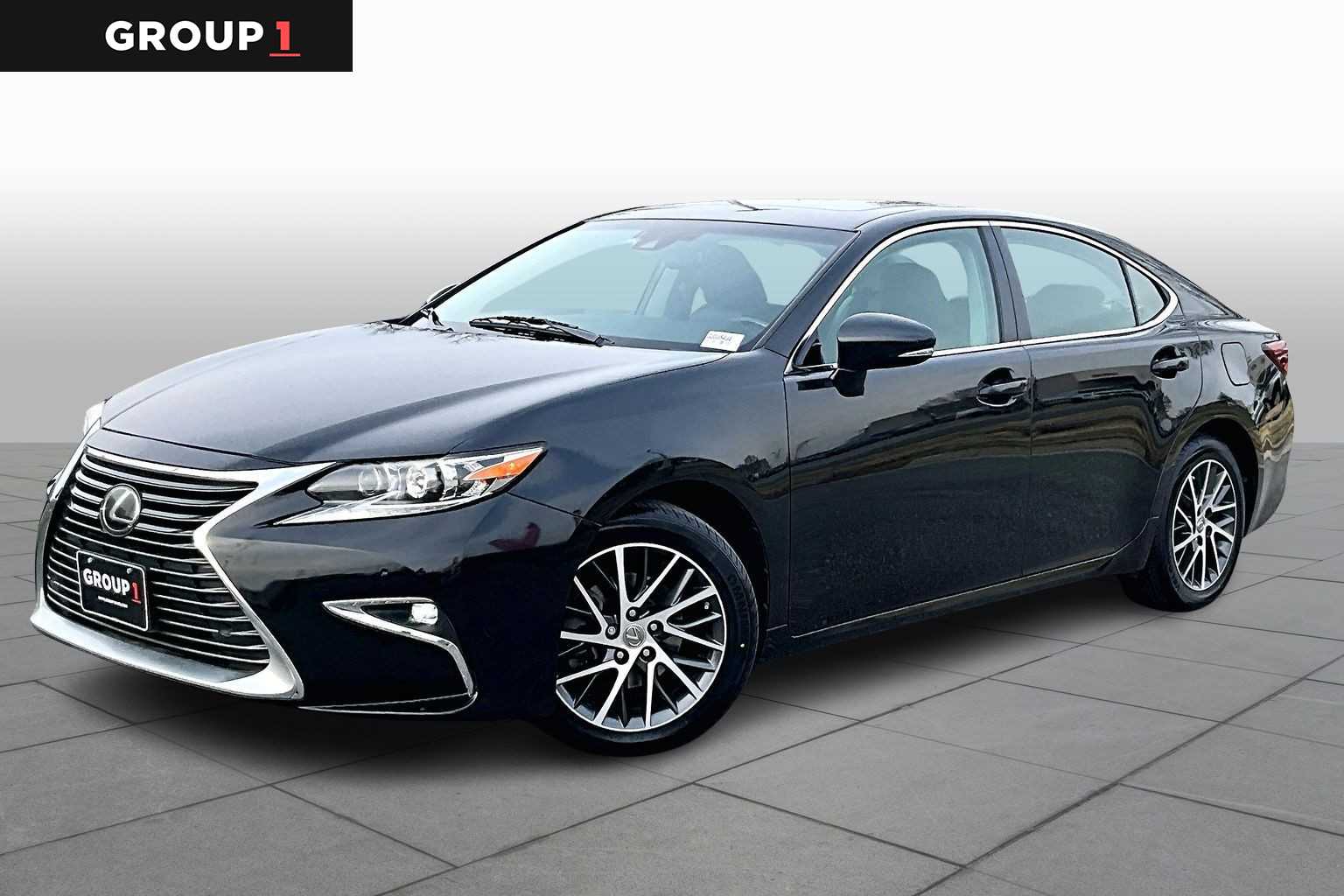 2016 Lexus ES 350's photo