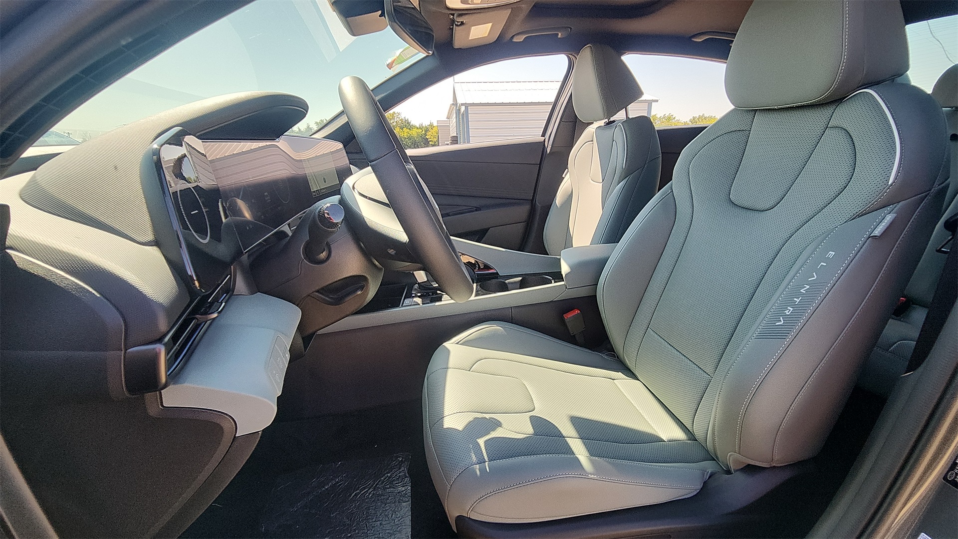2025 Hyundai Elantra Hybrid Limited photo 13
