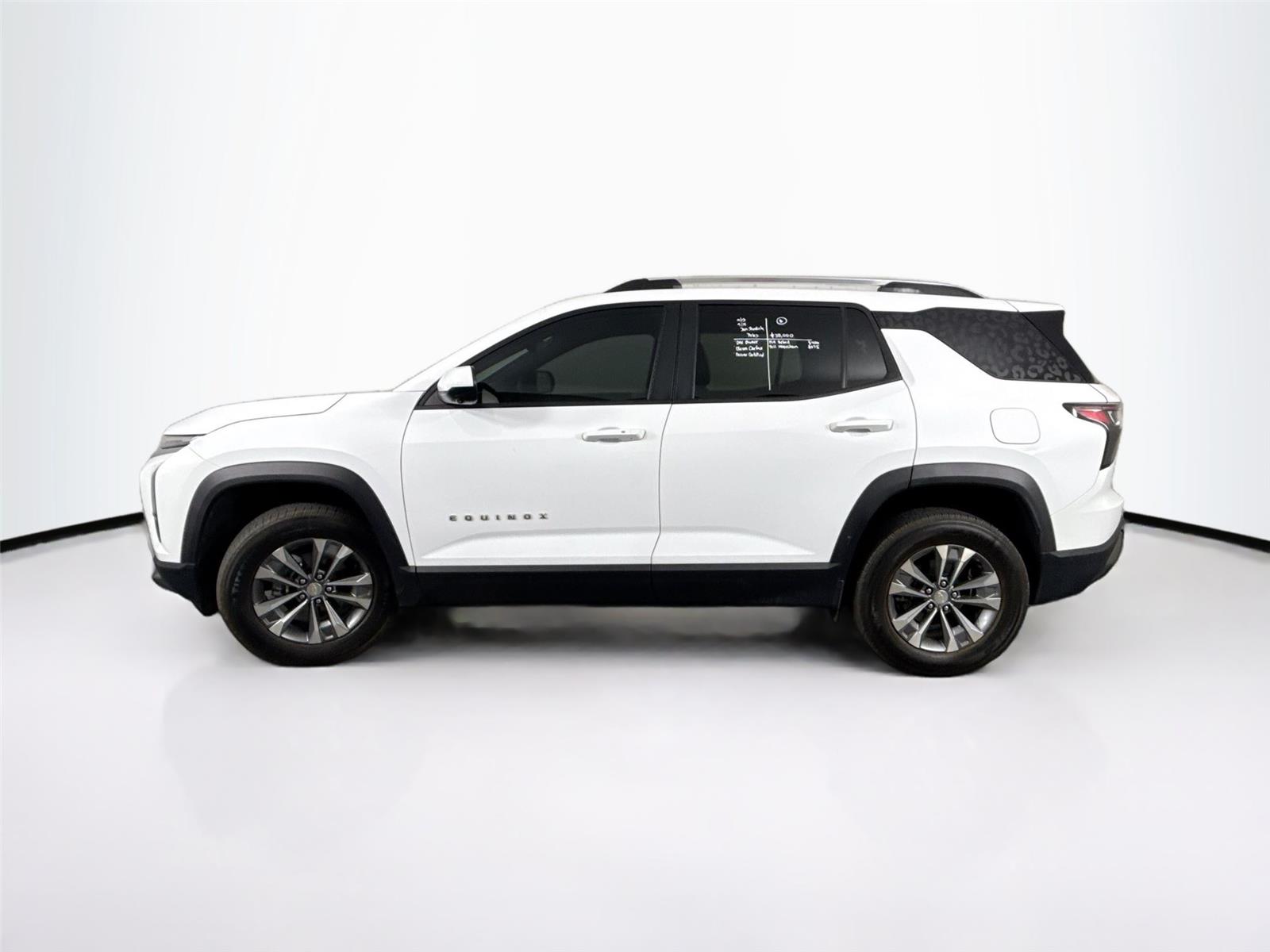 2025 Chevrolet Equinox LT photo 9