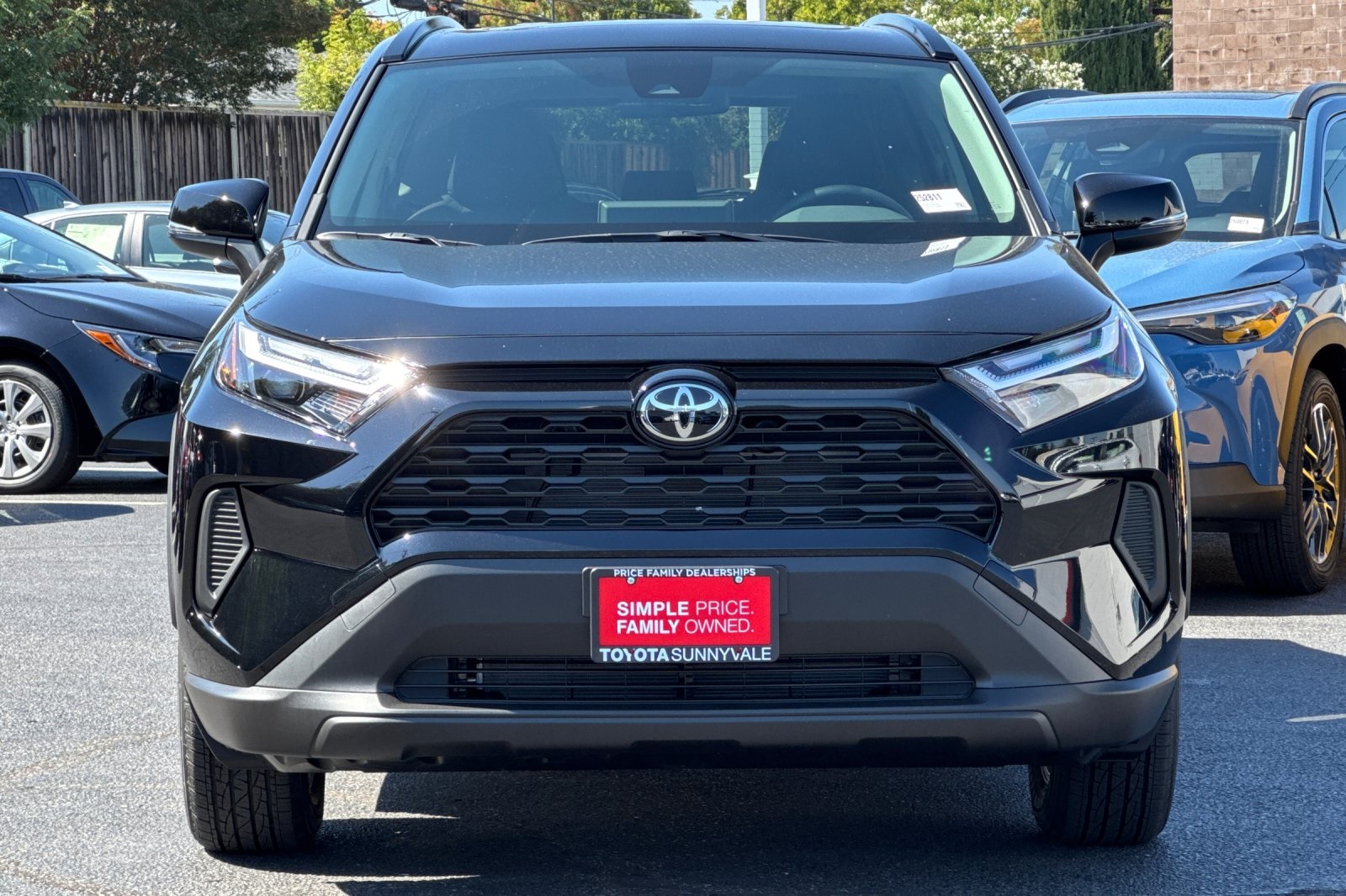 2025 Toyota RAV4 Hybrid XLE photo 10