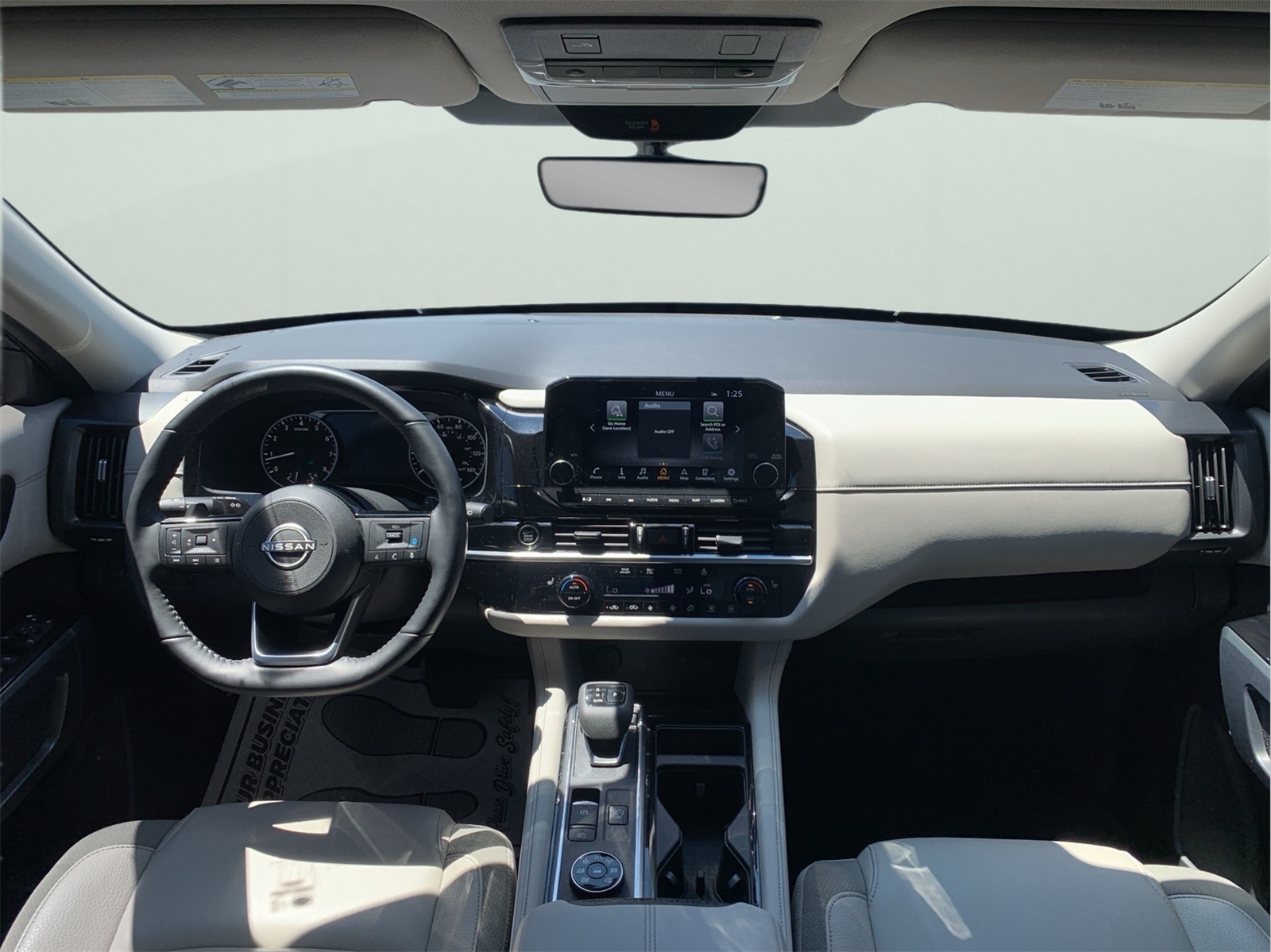 2024 Nissan Pathfinder SL photo 13