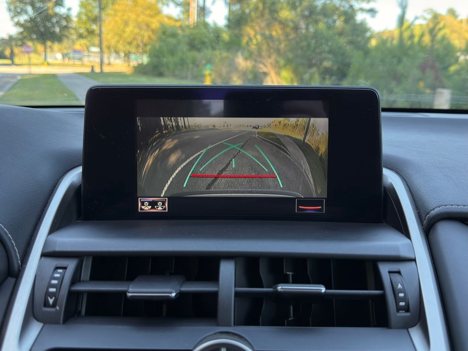 2020 Lexus NX 300 photo 4