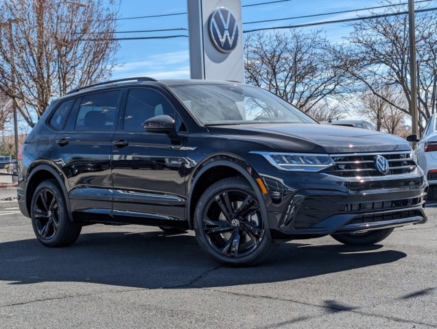 2024 Volkswagen Tiguan SE R-Line Black