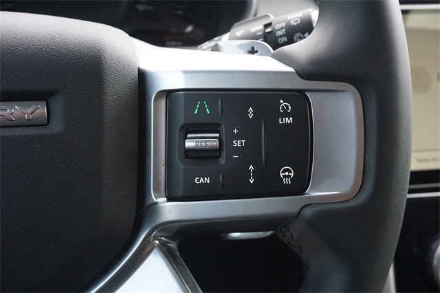 2024 Land Rover Discovery S photo 8