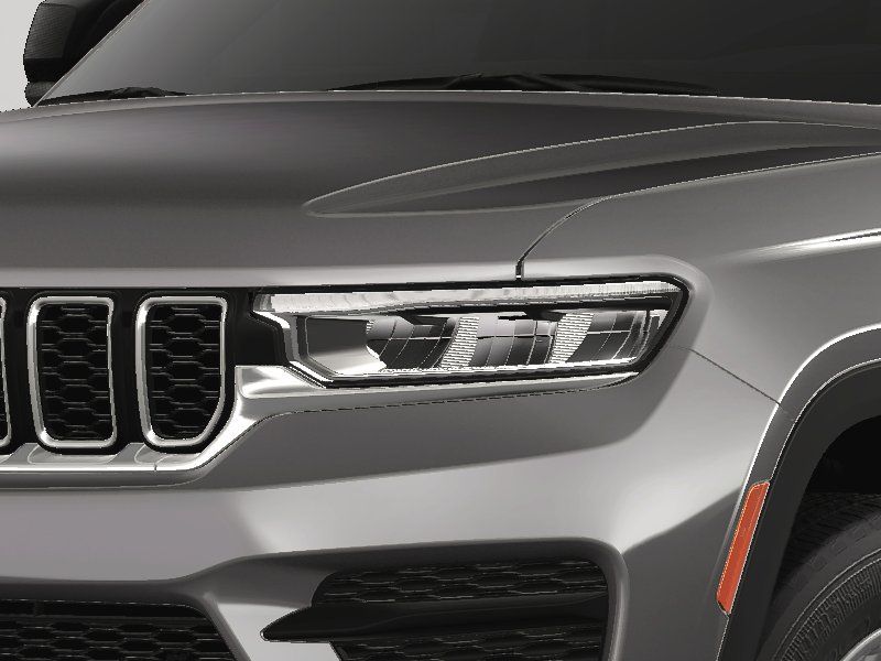 2025 Jeep Grand Cherokee Laredo photo 13
