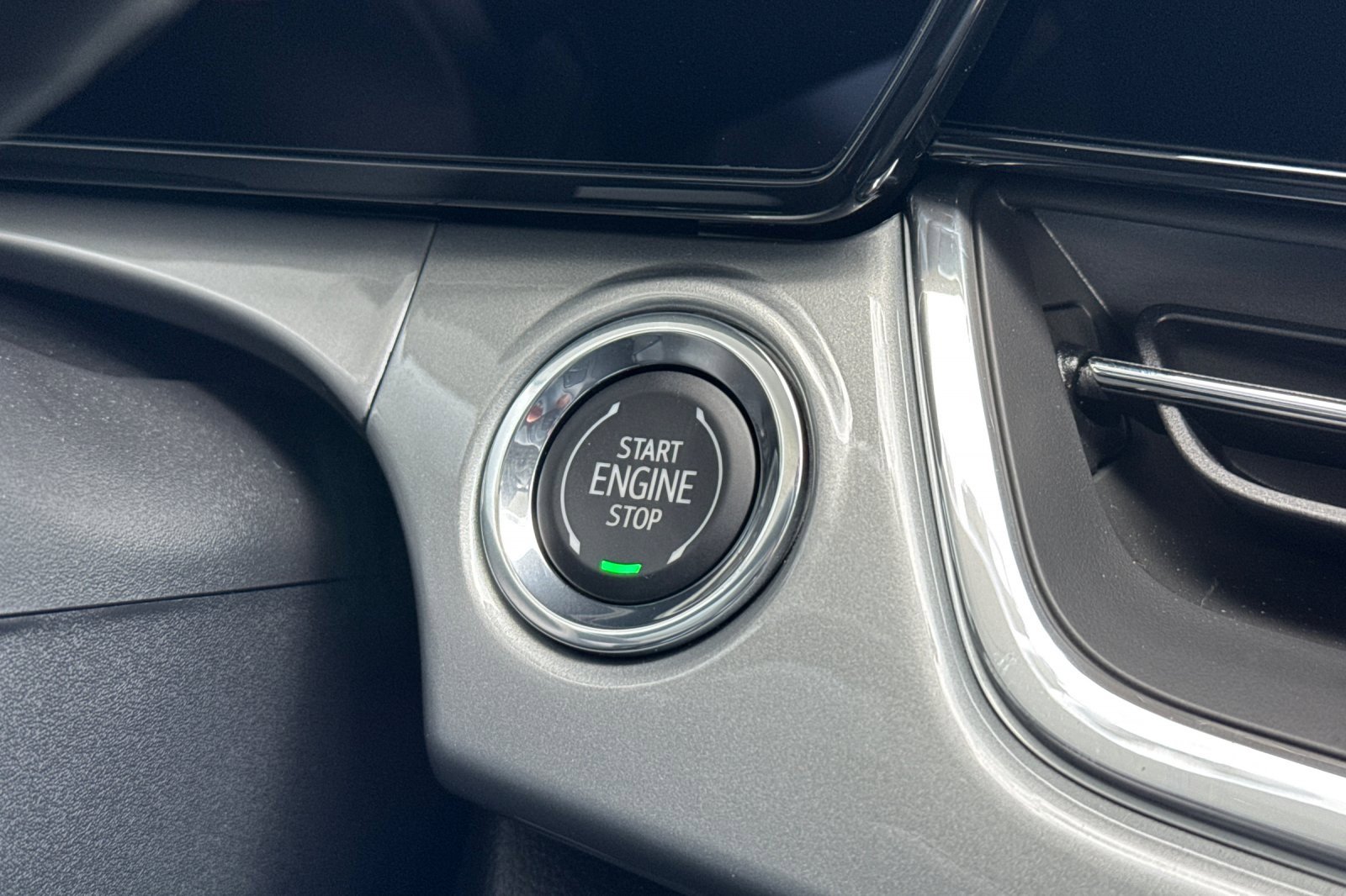 2025 Chevrolet Trax LT photo 20