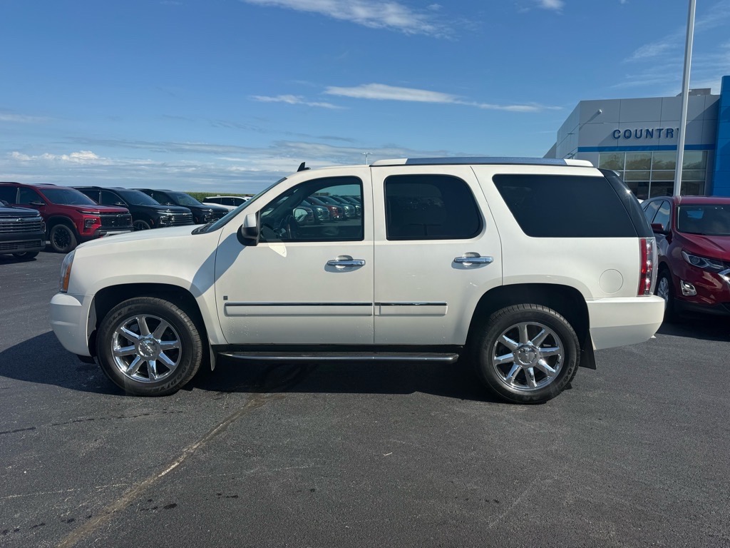 Used 2009 GMC Yukon Denali with VIN 1GKFK03279R231685 for sale in Herscher, IL