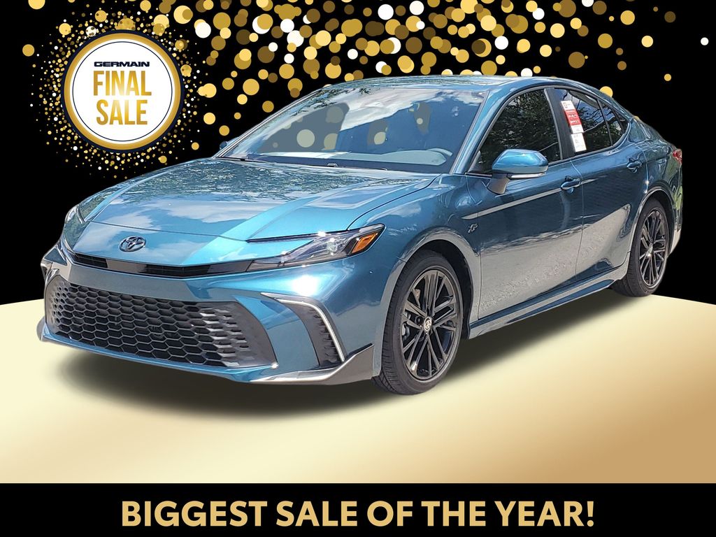 2025 Toyota Camry SE's photo