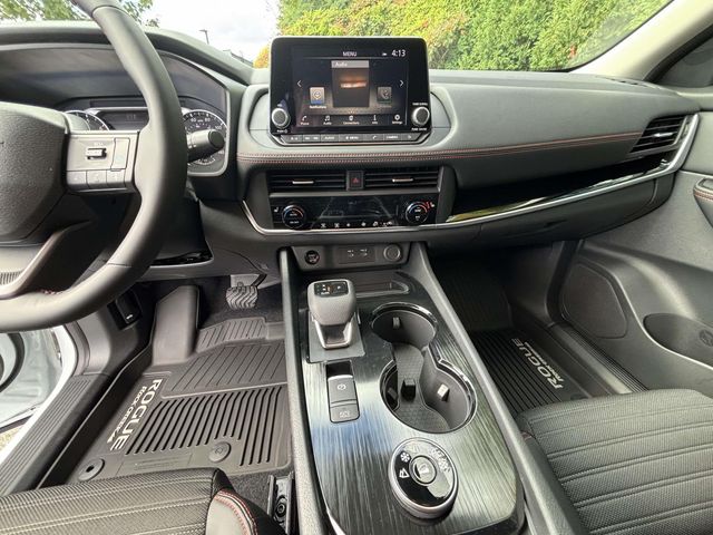2026 Nissan Rogue SV photo 12