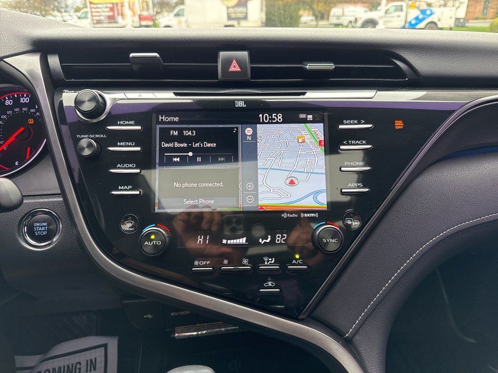 2020 Toyota Camry XSE photo 3