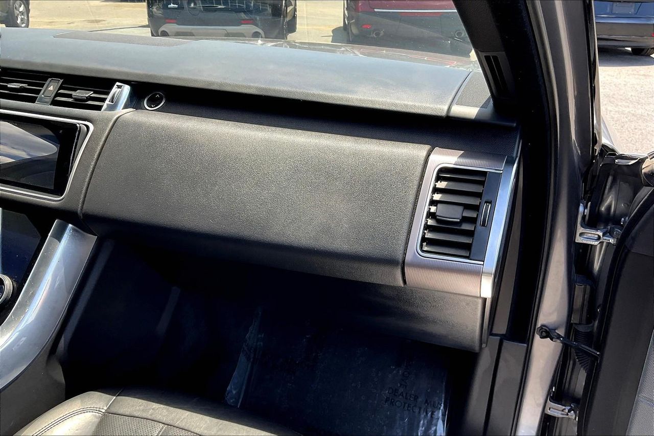 2020 Land Rover Range Rover Sport HSE photo 18