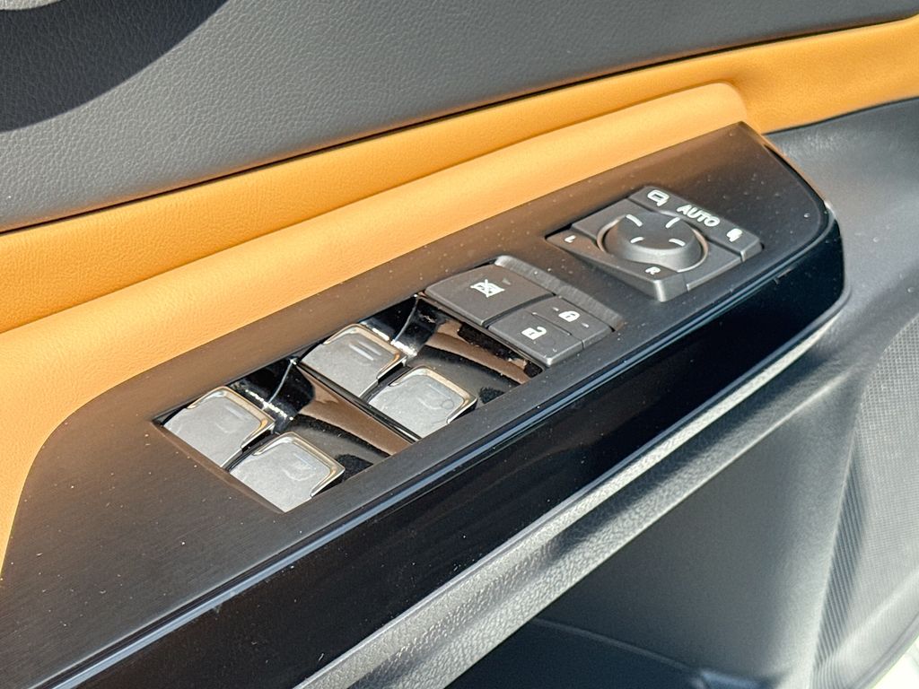 2025 Lexus ES 350 F SPORT Design photo 19