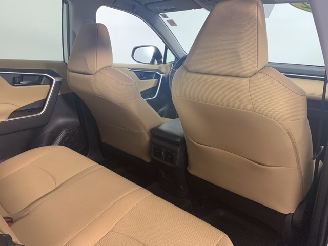 2022 Toyota RAV4 LE photo 25