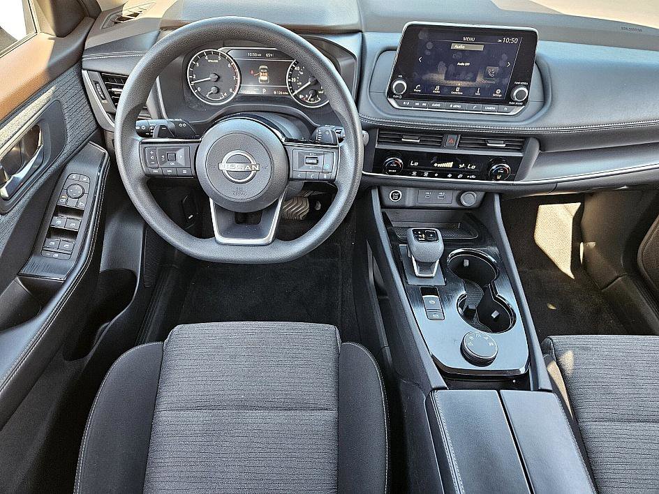 2023 Nissan Rogue SV photo 7
