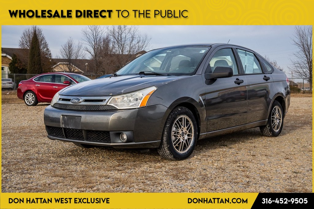 2010 Ford Focus SE's photo