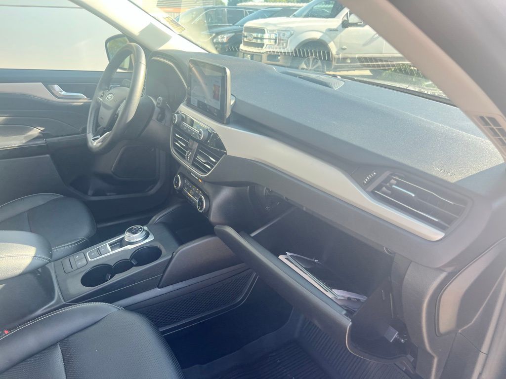 2022 Ford Escape SEL photo 36