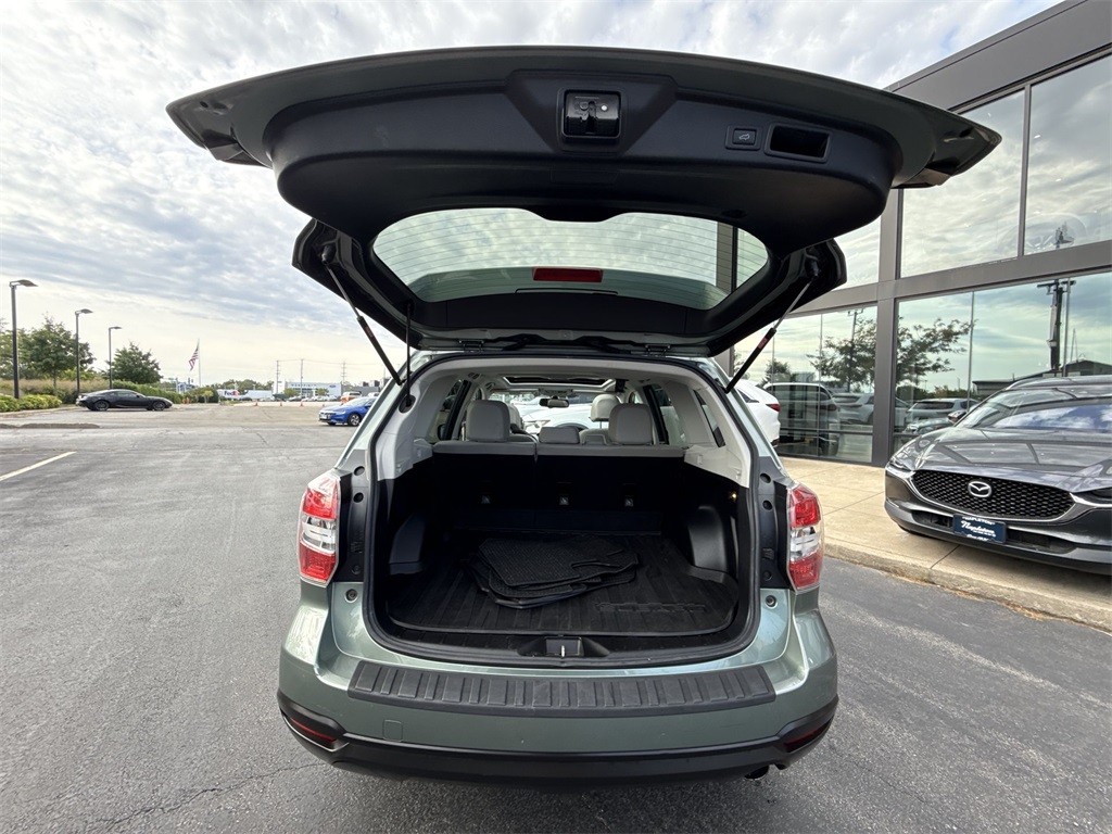 2014 Subaru Forester 2.5i Touring photo 23