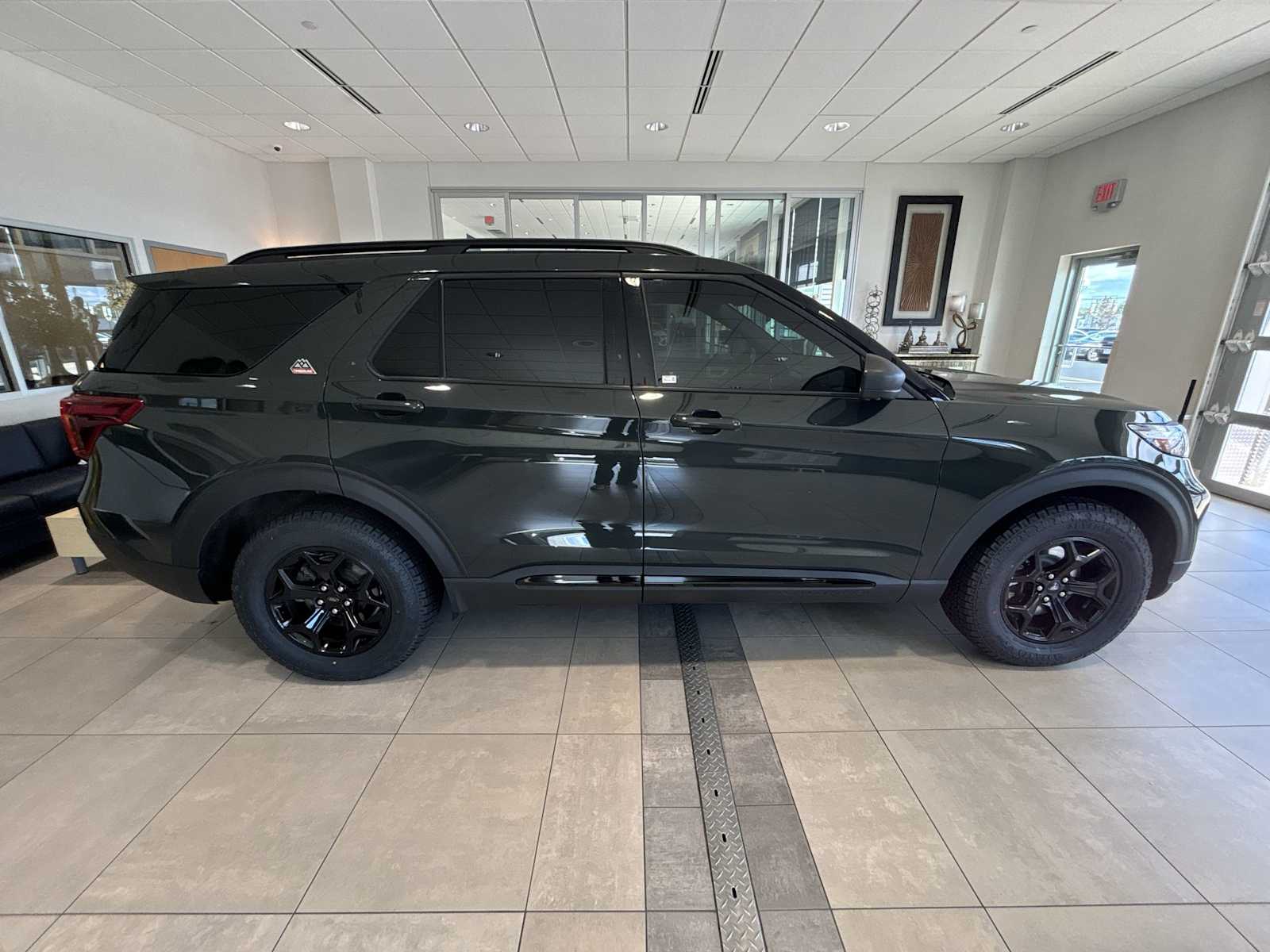 2022 Ford Explorer Timberline photo 2