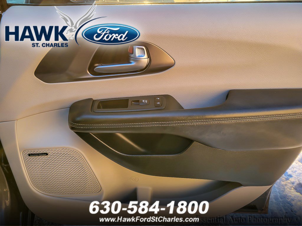 2017 CHRYSLER PACIFICA - Image 19