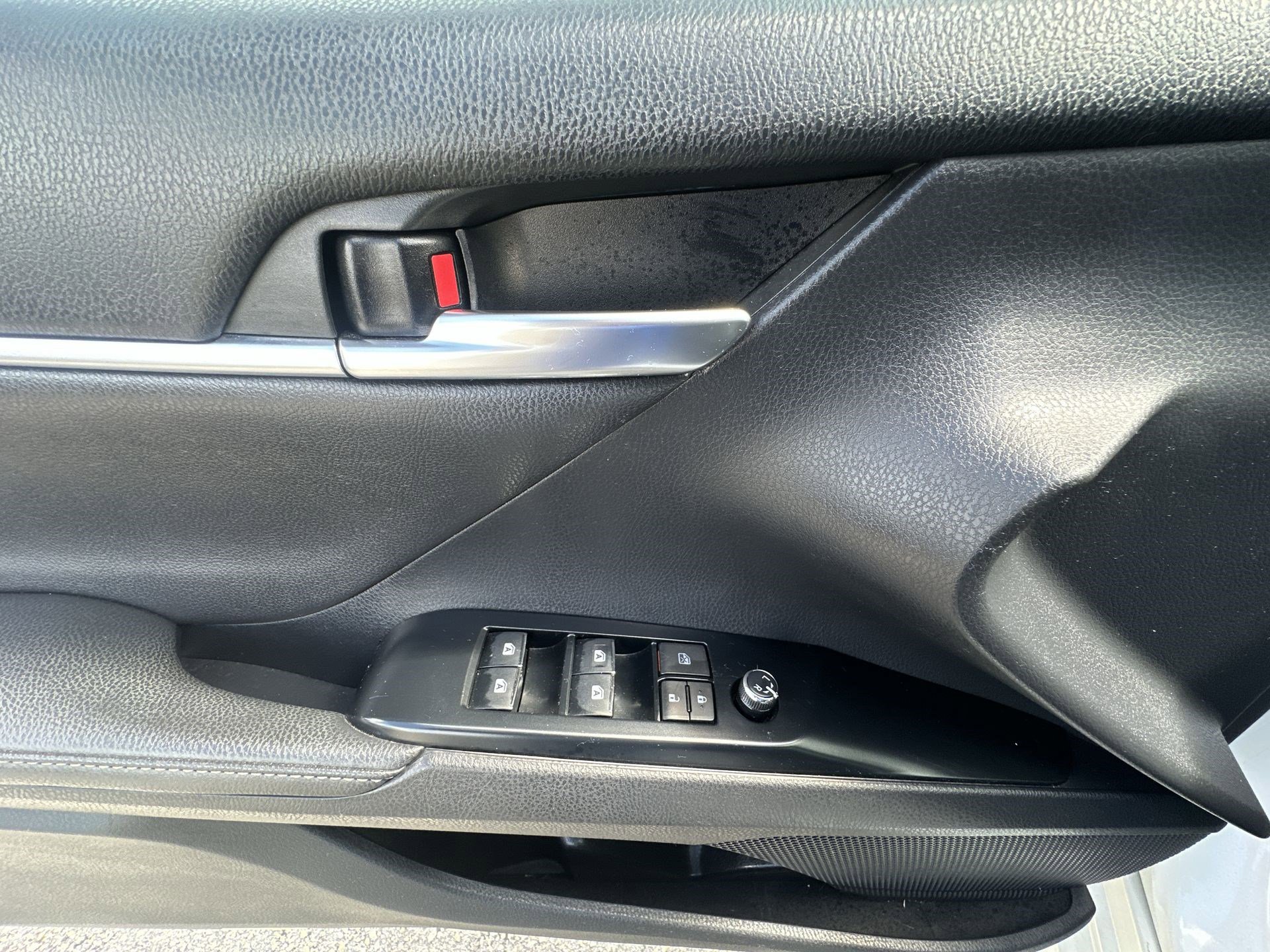 2019 Toyota Camry XSE photo 15