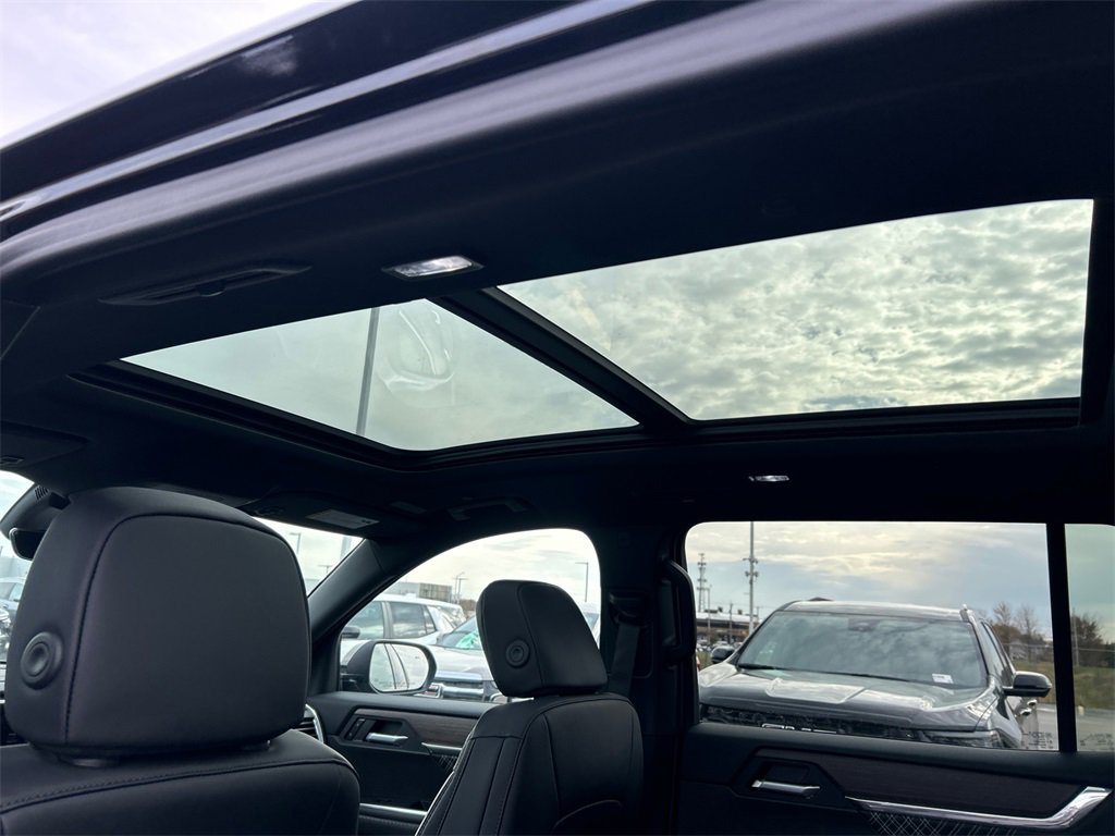 2026 GMC ACADIA - Image 28