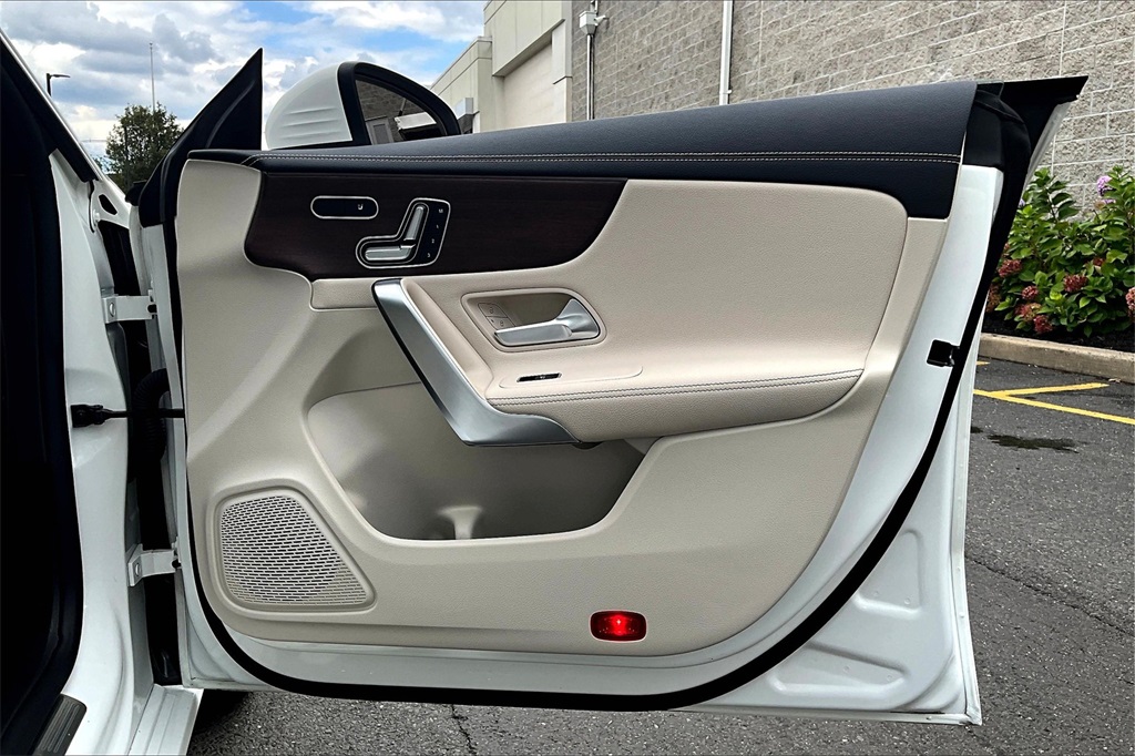 2023 Mercedes Benz CLA 250 4MATIC photo 19