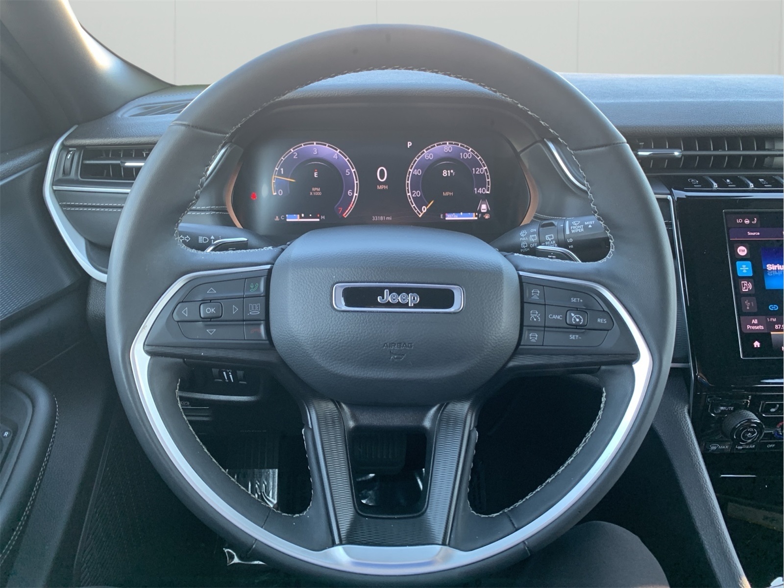 2024 Jeep Grand Cherokee Altitude photo 9