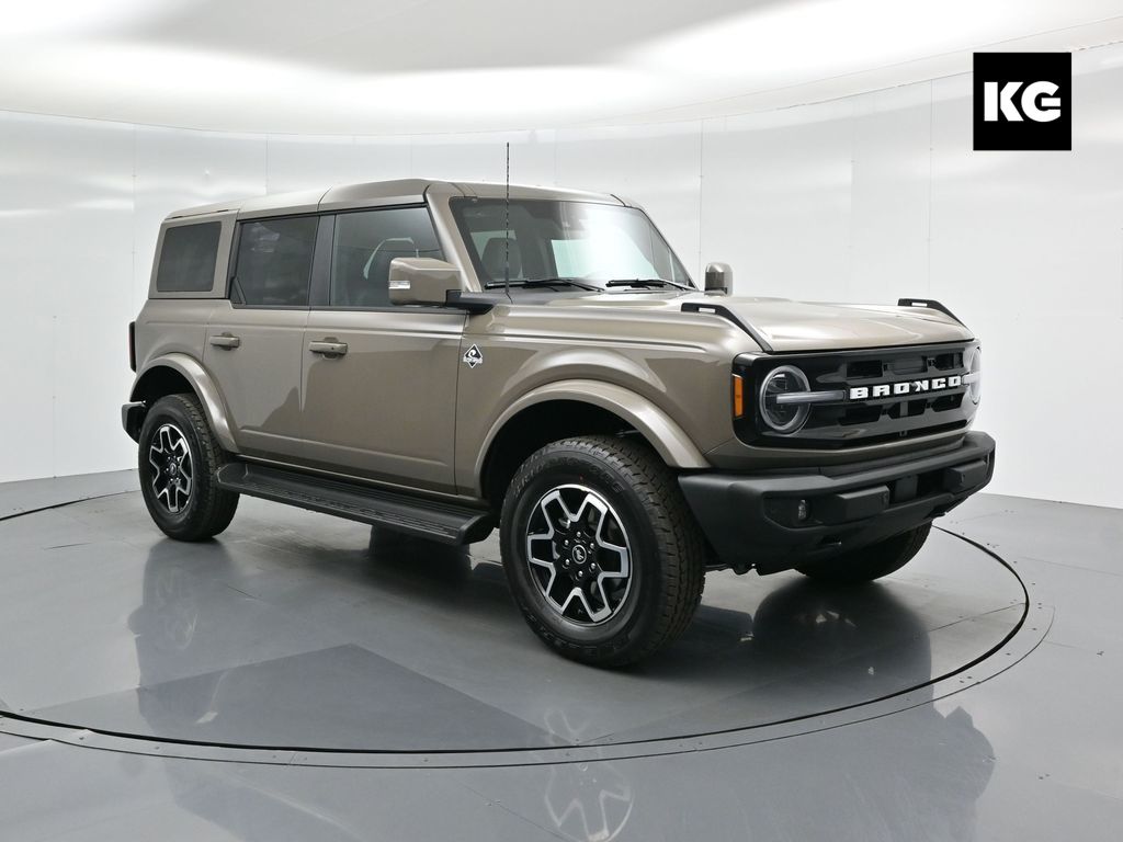 2025 Ford Bronco 4-Door Outer Banks's photo