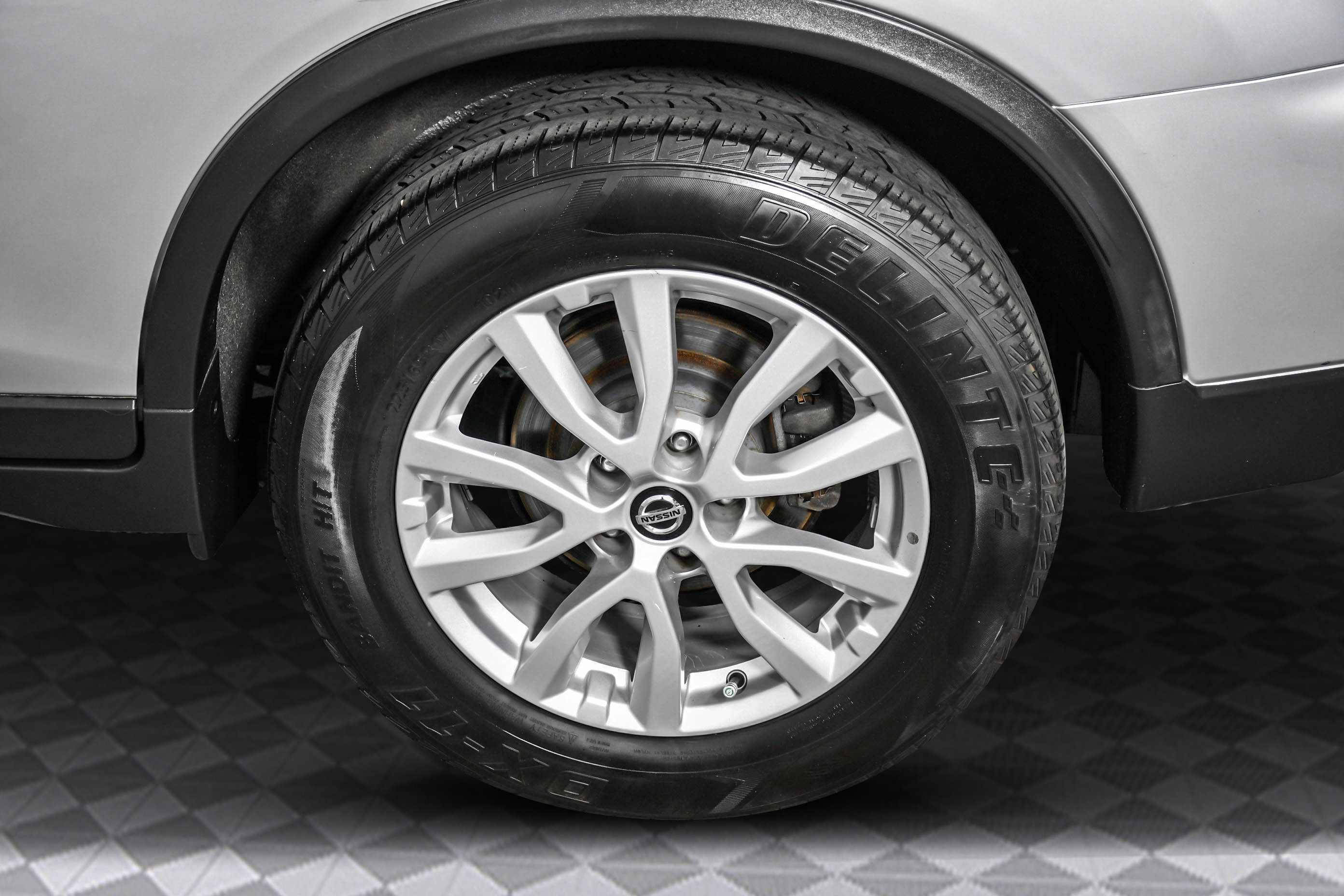 2020 Nissan Rogue SV photo 32