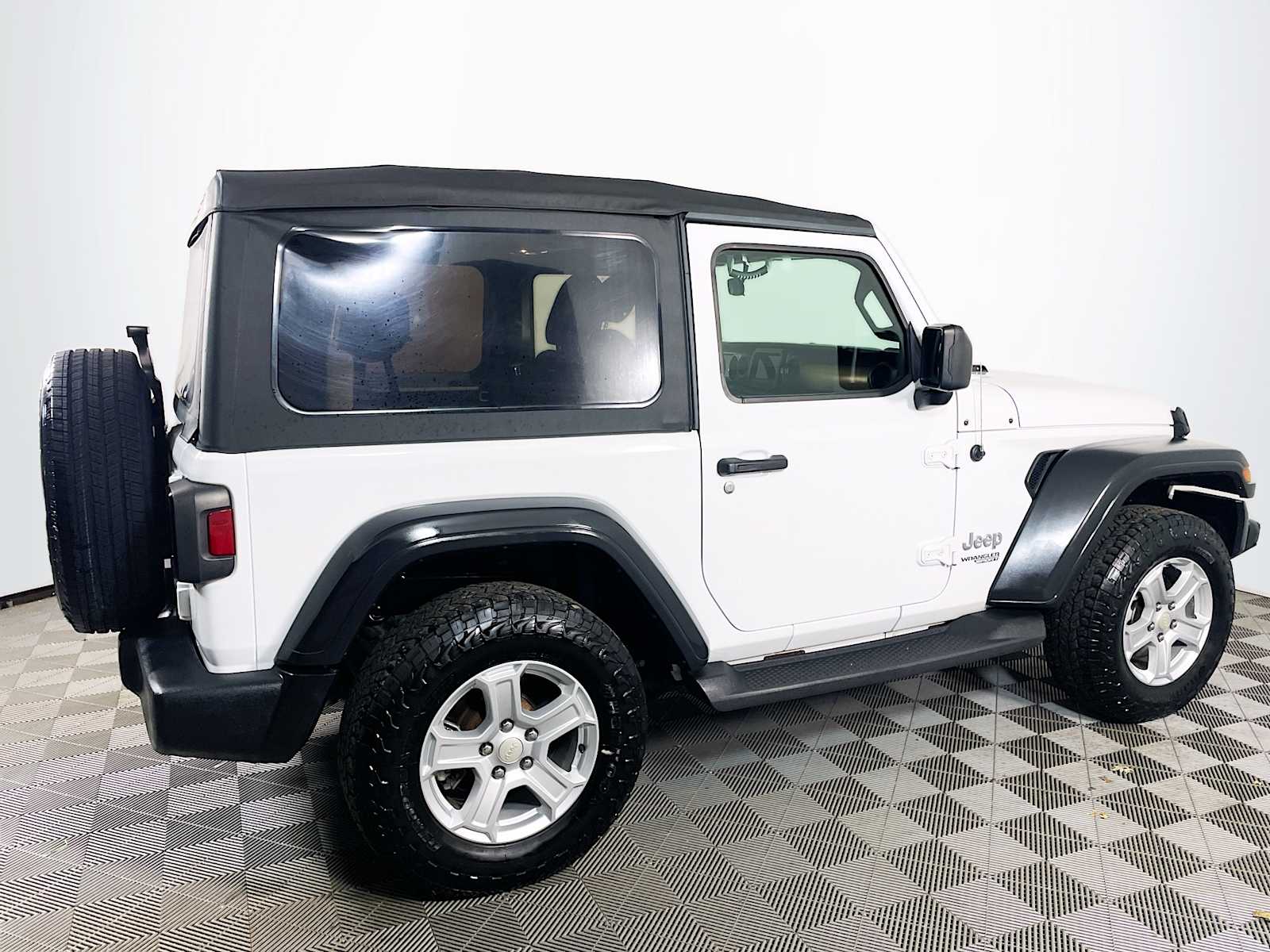2020 Jeep Wrangler Sport S photo 4