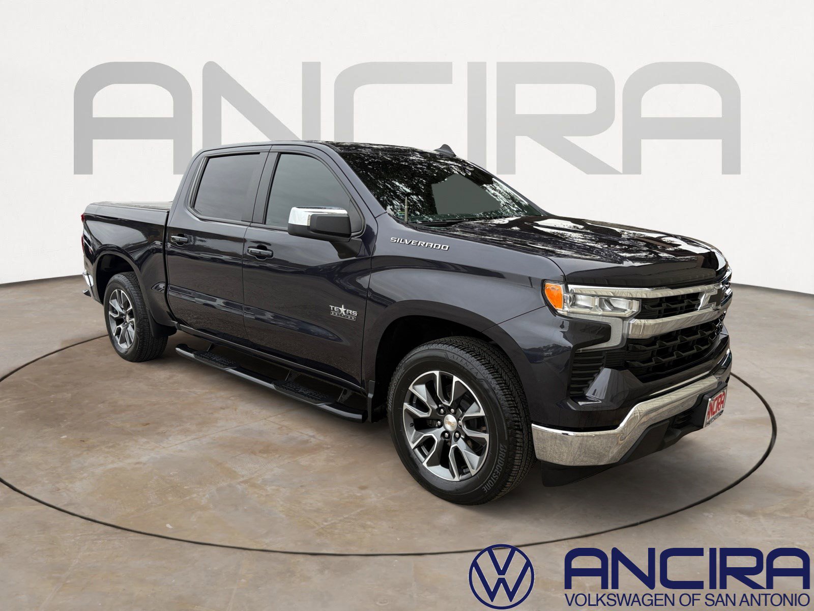 2024 Chevrolet Silverado 1500 LT's photo