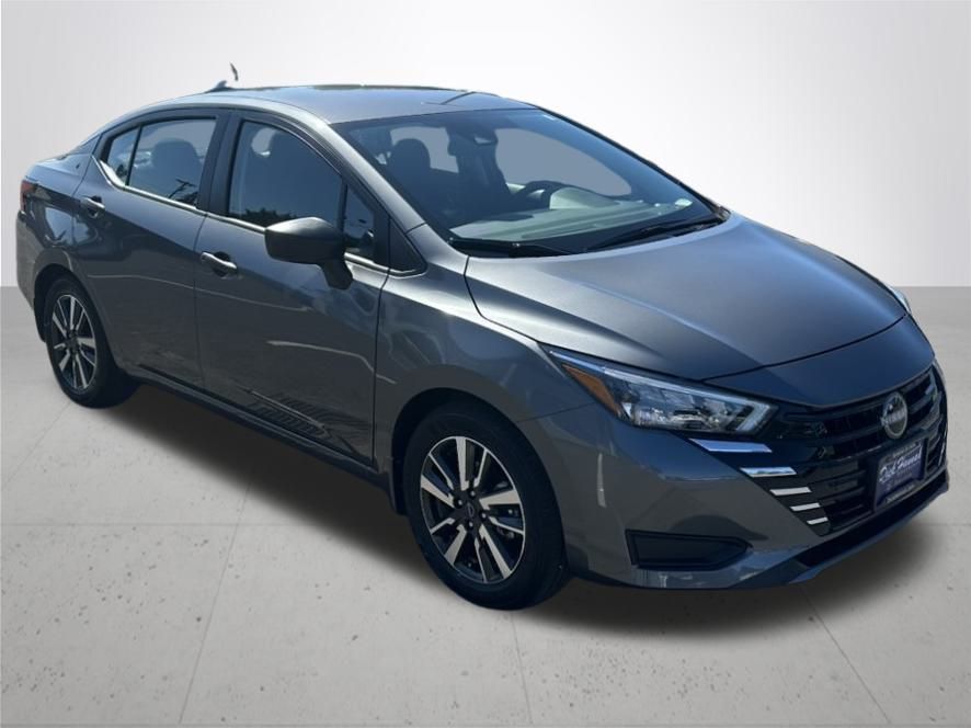 2025 Nissan Versa 1.6 S photo 5