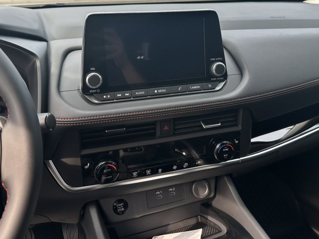 2026 Nissan Rogue SV photo 10