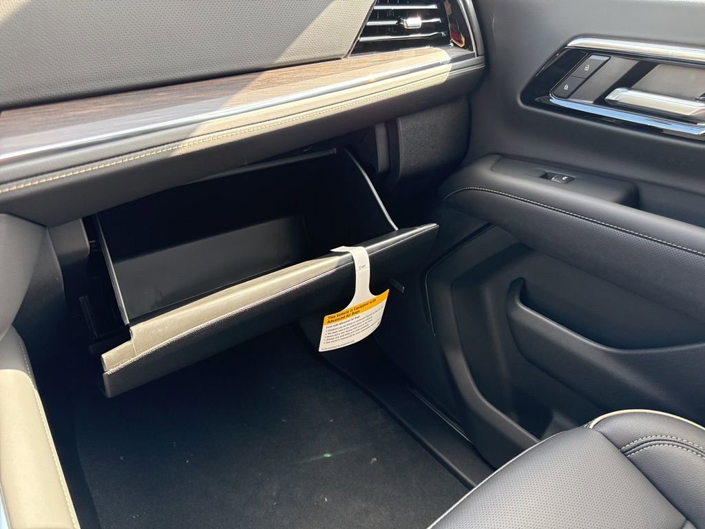 2025 Chevrolet Tahoe Premier photo 28