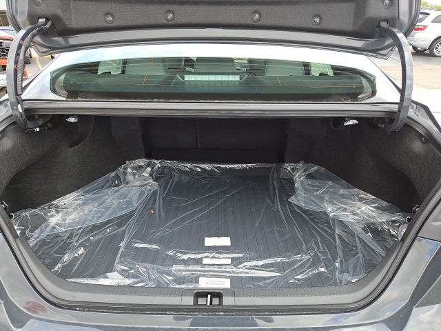 2026 Toyota Camry SE photo 11