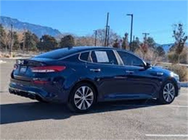2019 Kia Optima S's photo