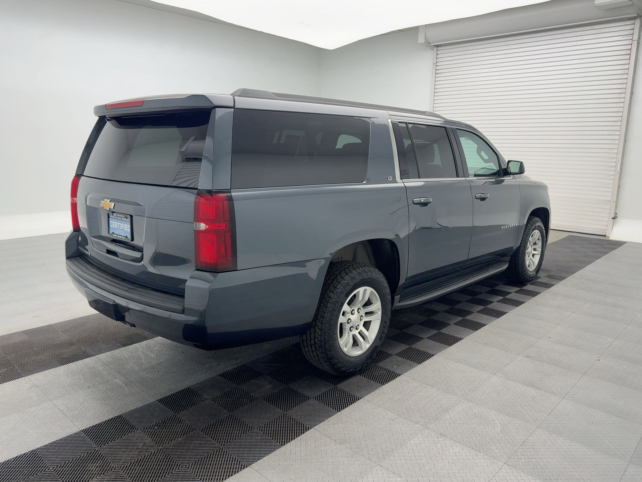 2020 Chevrolet Suburban LT photo 8