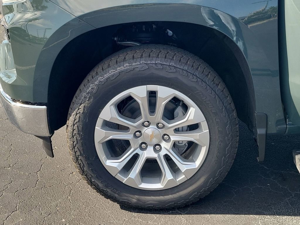 2025 Chevrolet Silverado LTZ photo 14