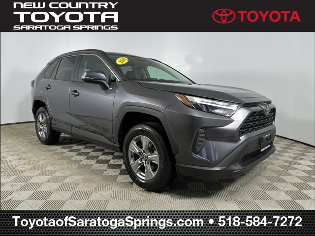 2024 Toyota RAV4 XLE's photo